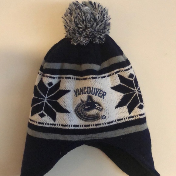 Vancouver Canucks Toque/Beenie - Picture 3 of 3